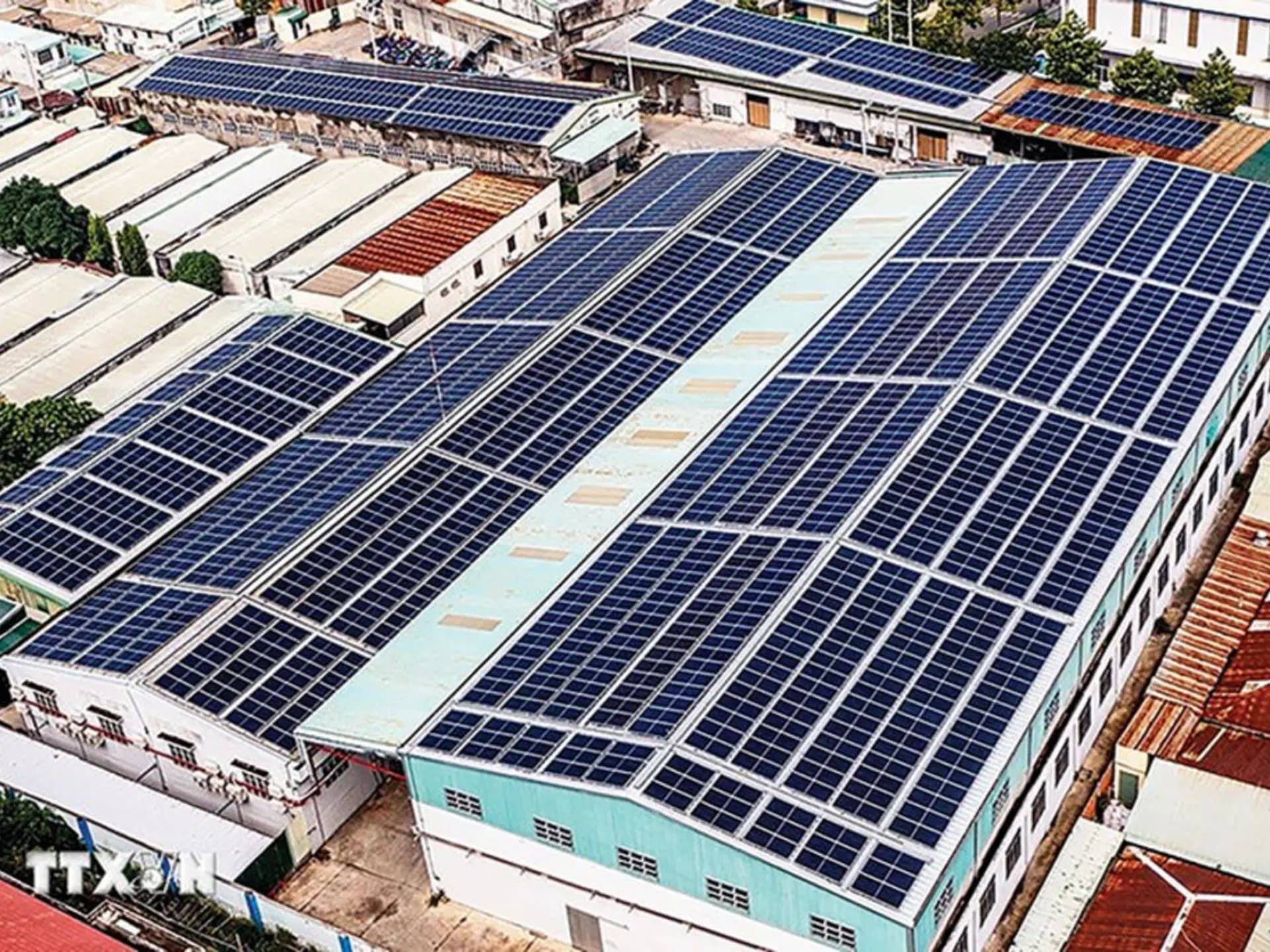 Chúng tôi cung cấp năng lượng sạch cho khách hàng công nghiệp